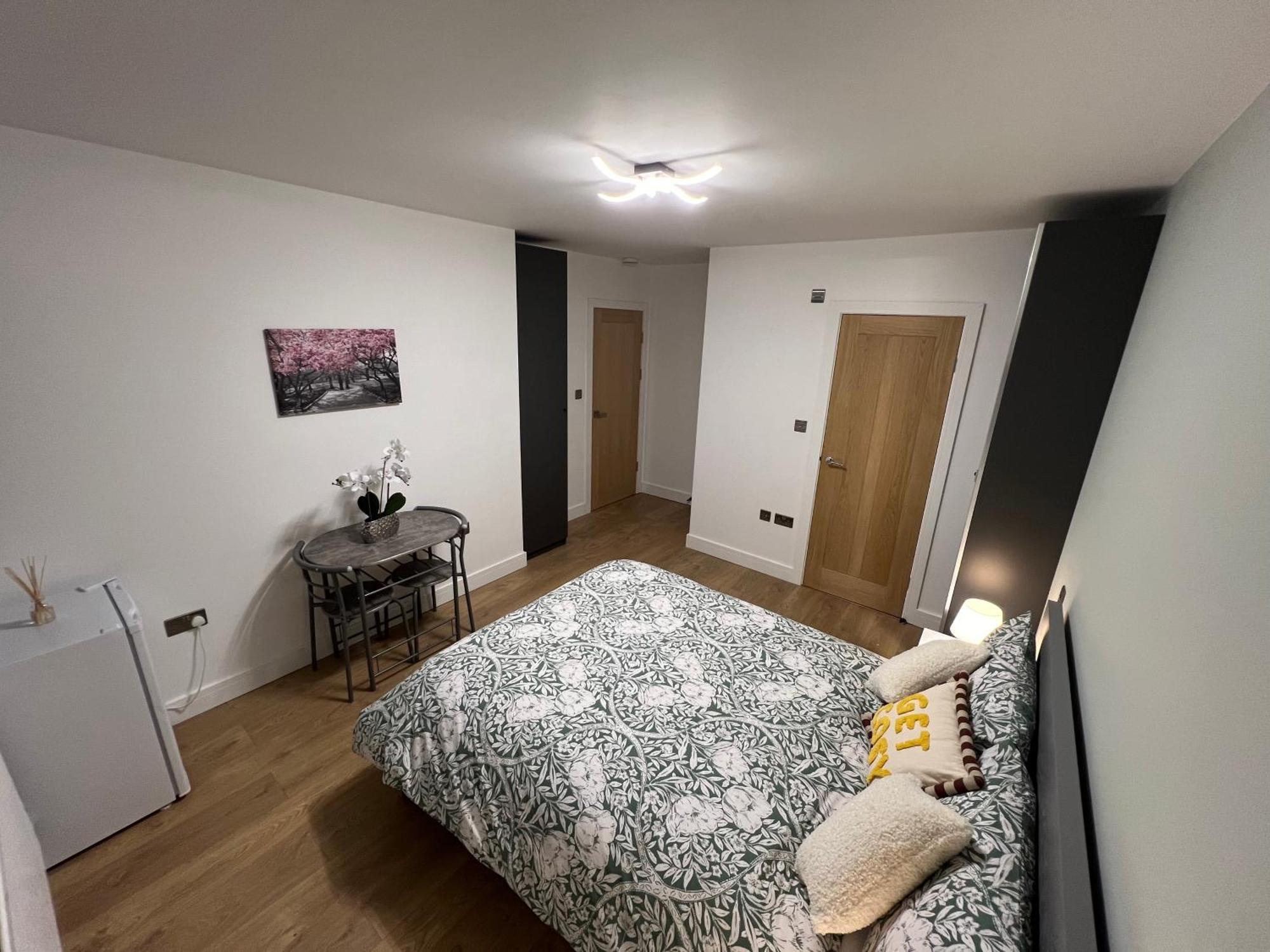 Modern Suite Feltham 외부 사진